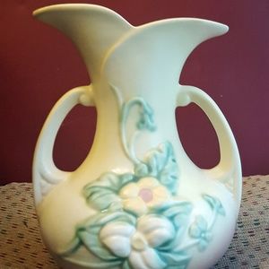 Vintage Hull double-handle ceramic vase